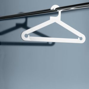 CC00350 plastic coat hanger